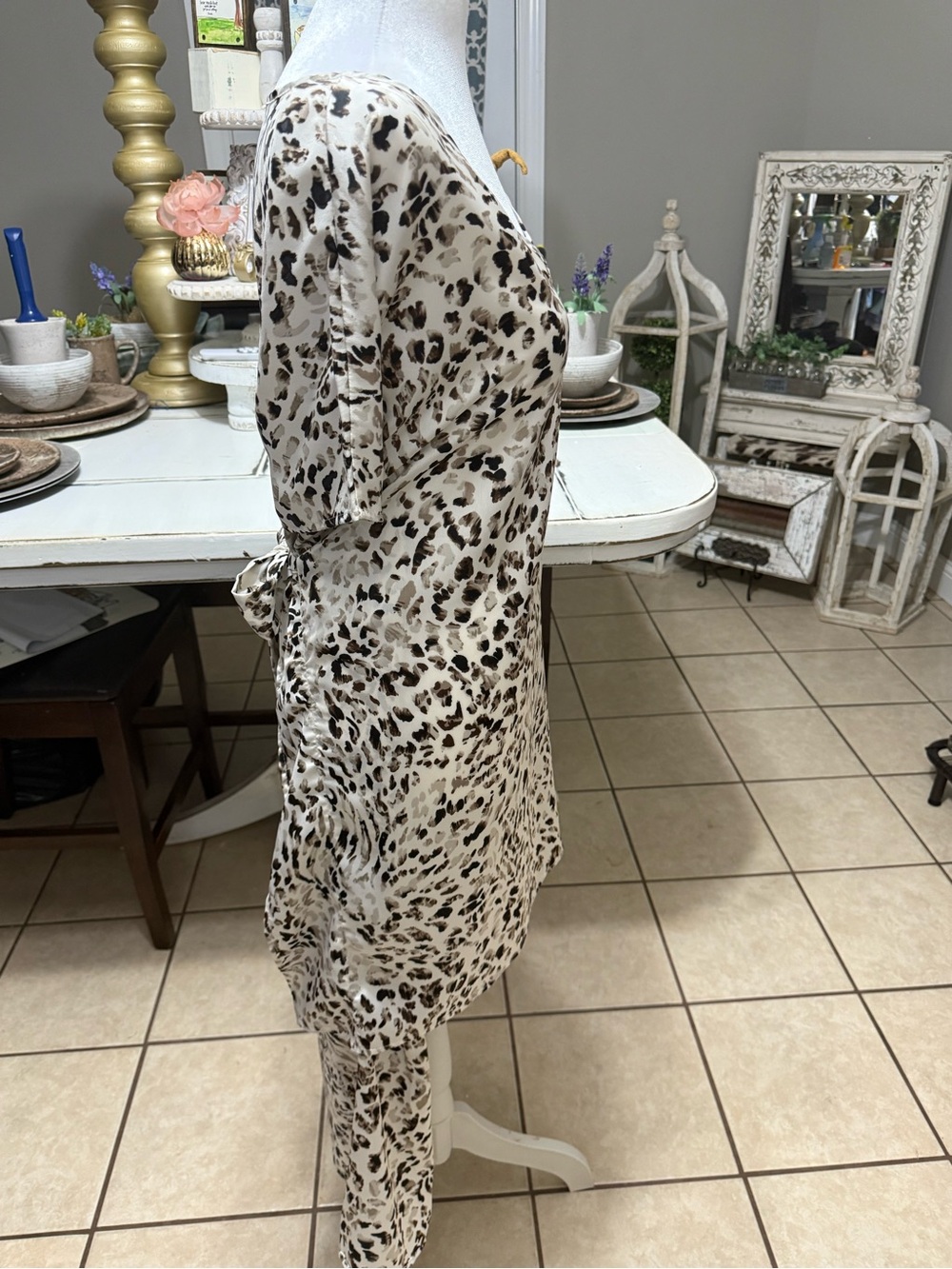 Entro Leopard Print Satin Caftan Dress | V-Neck | Flowy, size small oversized - Picture 9 of 13